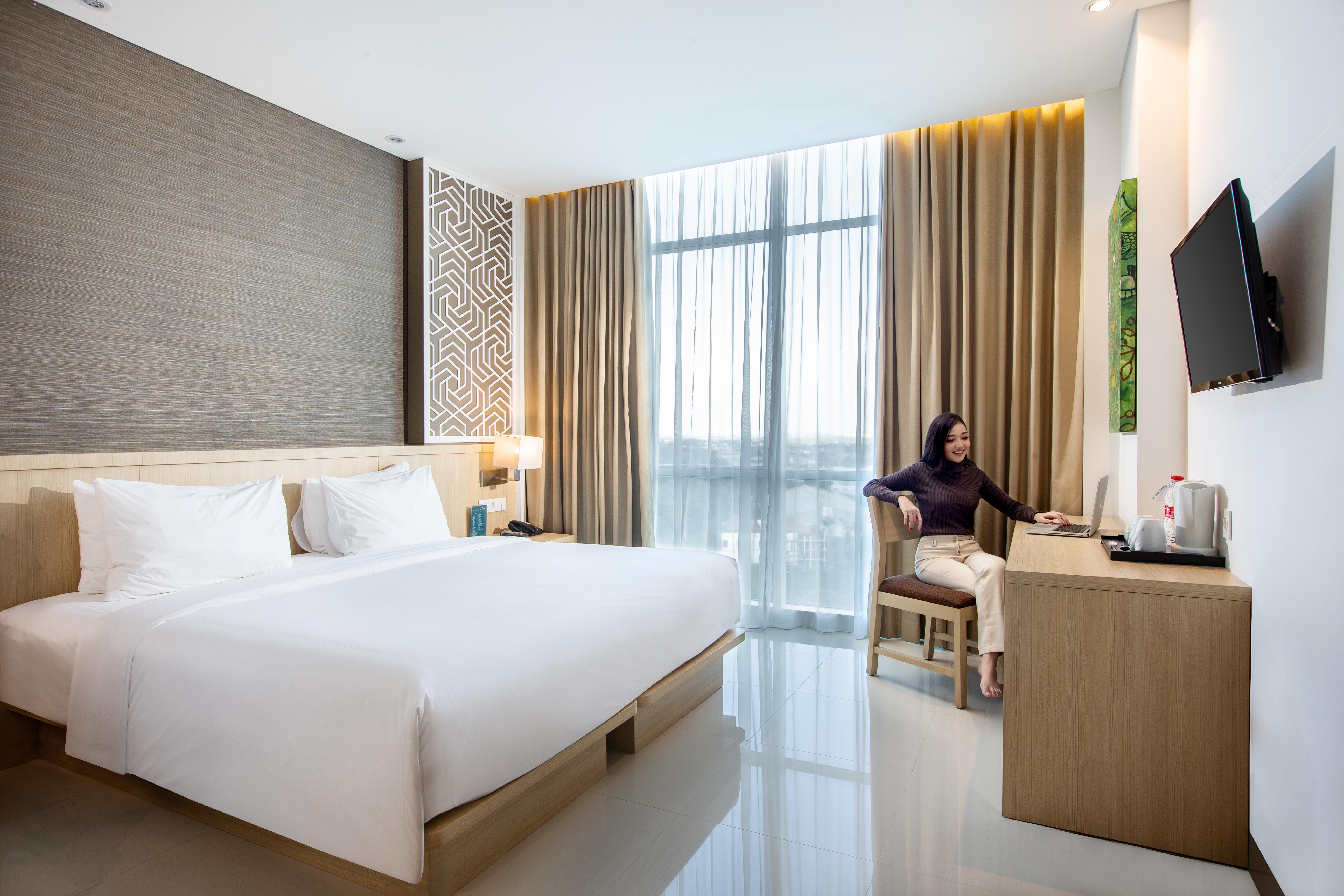 Hotel Santika Gresik Kültér fotó