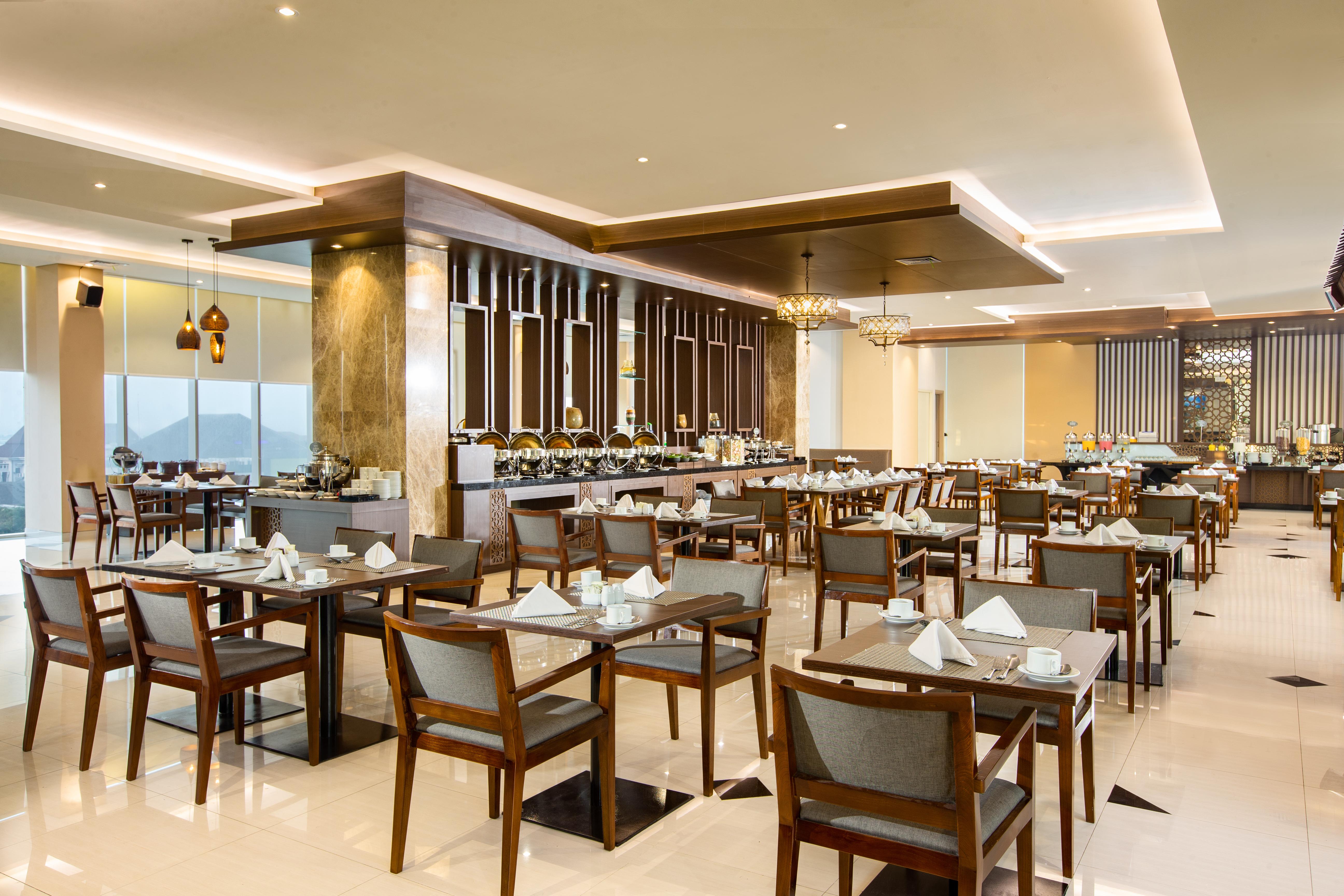 Hotel Santika Gresik Kültér fotó