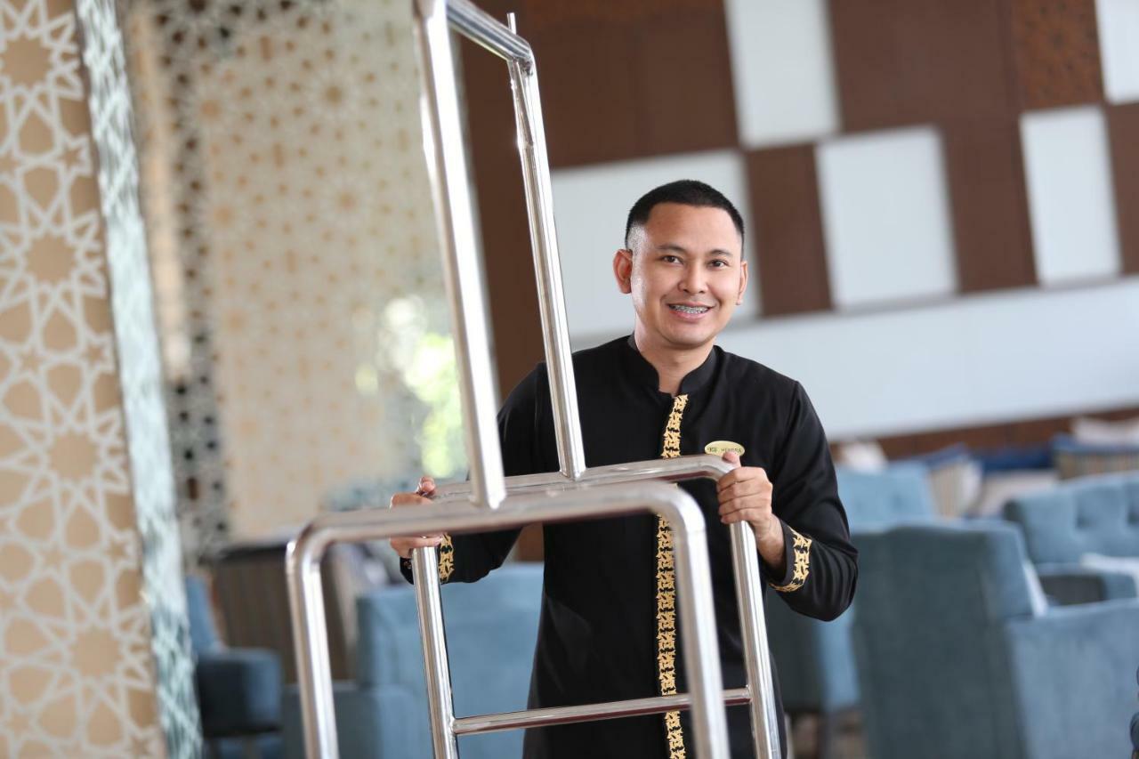 Hotel Santika Gresik Kültér fotó